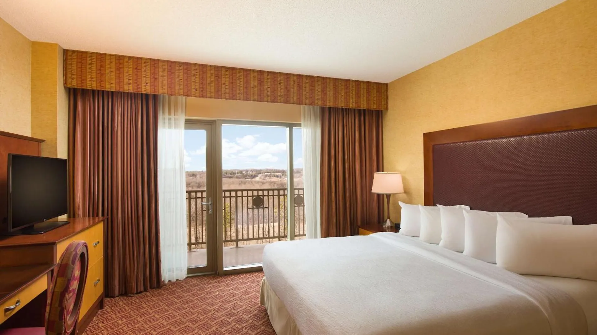 Embassy Suites By Hilton Charlotte Concord Golf Resort & Spa