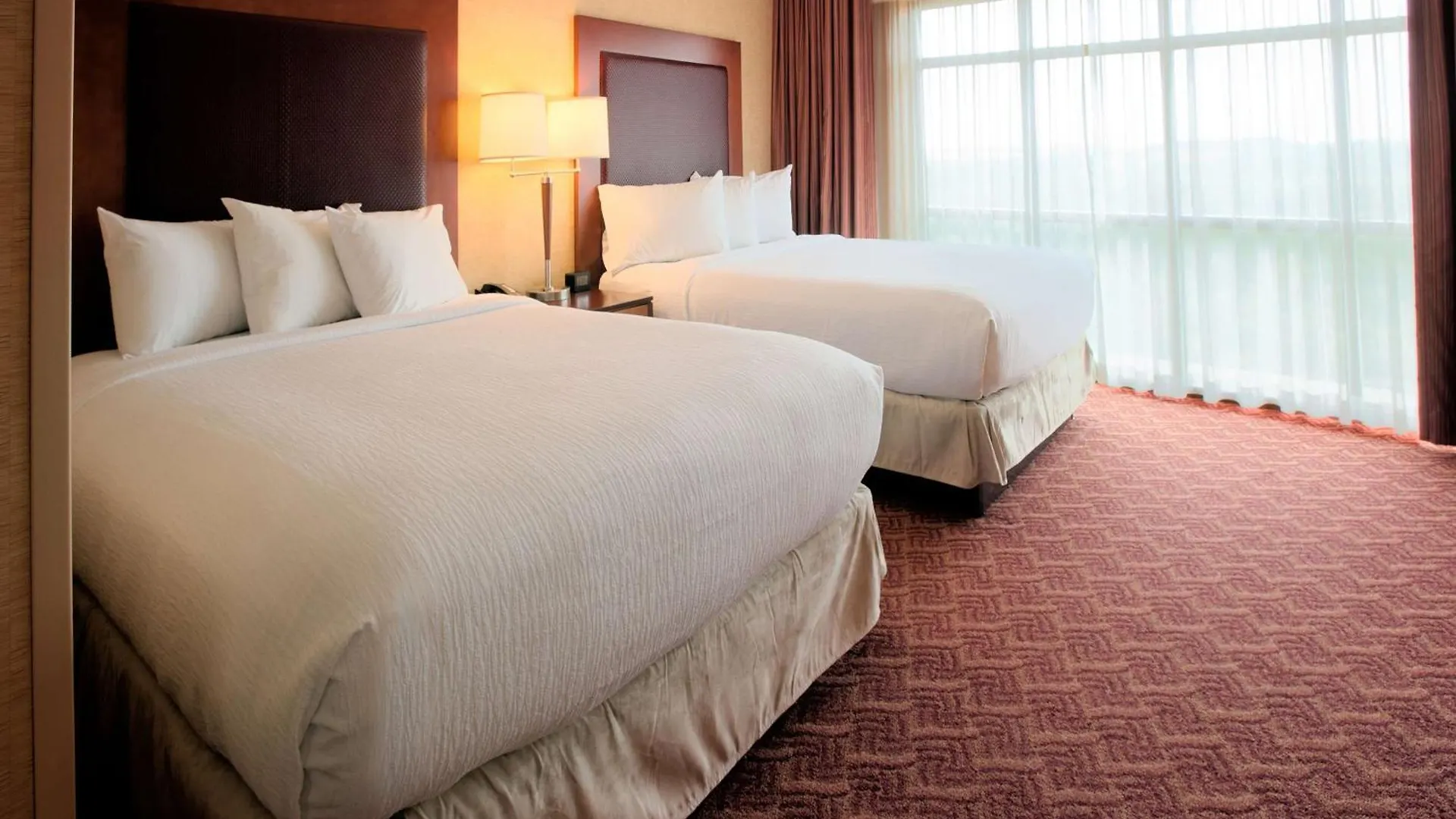 Embassy Suites By Hilton Charlotte Concord Golf Resort & Spa