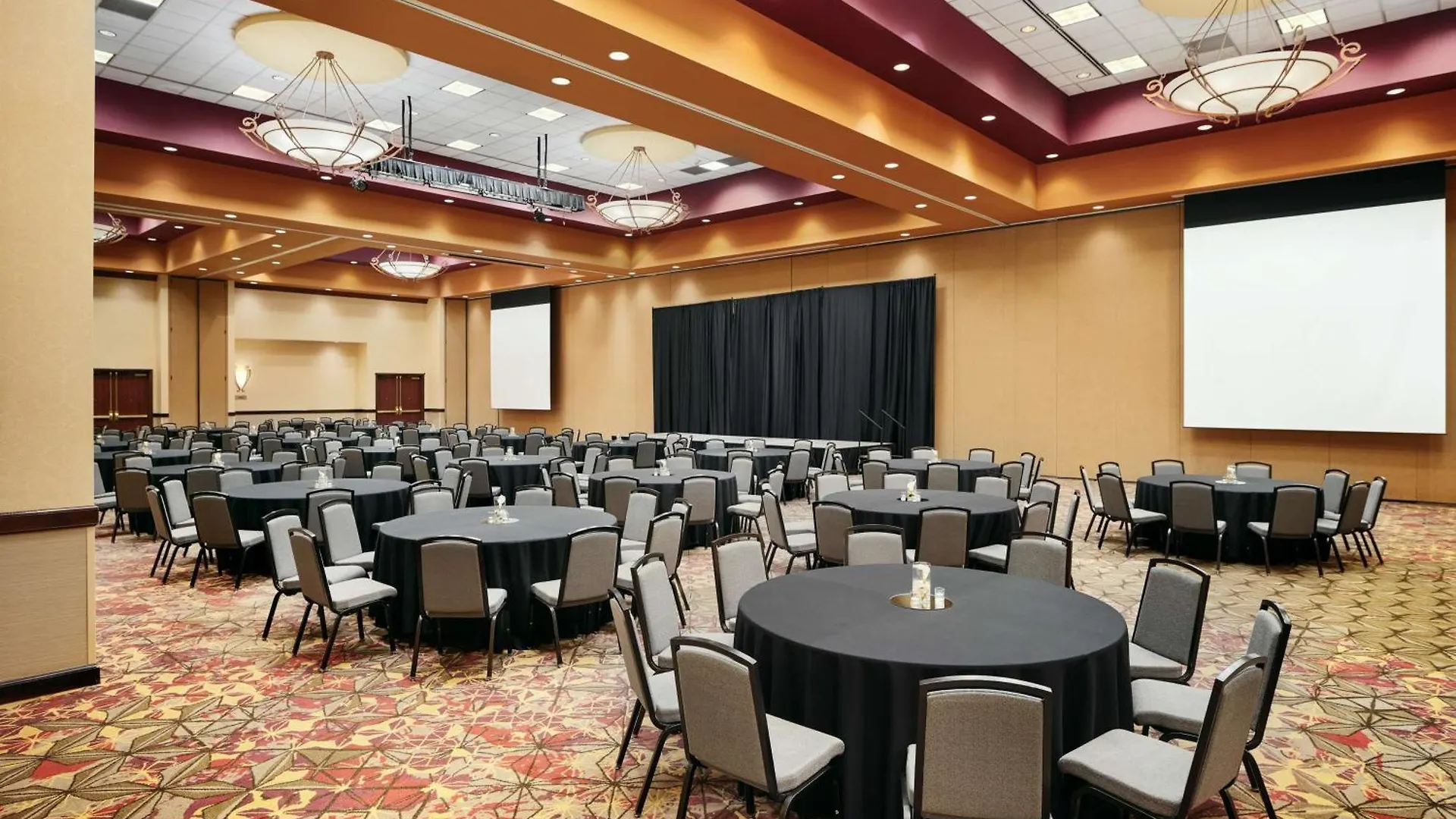 Embassy Suites By Hilton Charlotte Concord Golf Resort & Spa