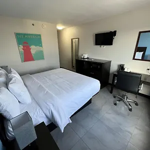 Travelodge By Wyndham Queens 3* New York